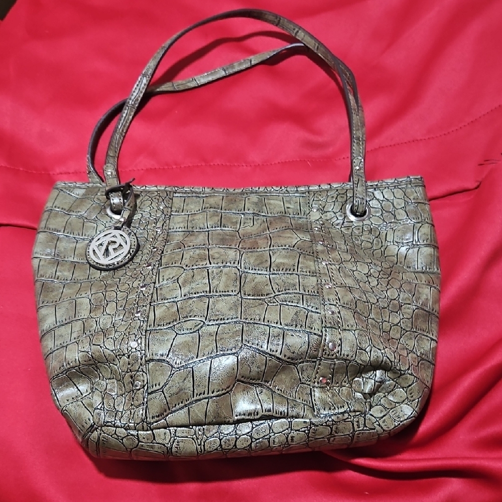 Elegant Crocodile Pattern Handbag - image 1